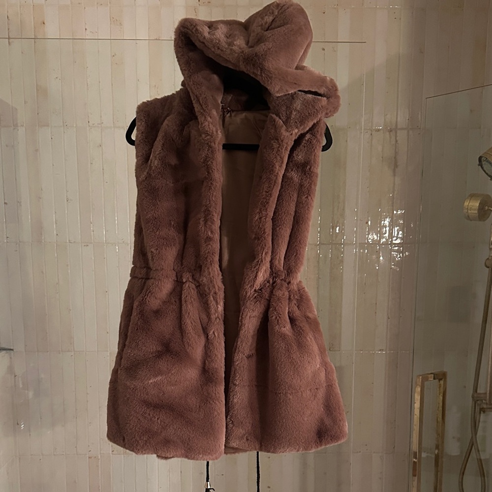 Plush Hooded Vest in Soft Brown